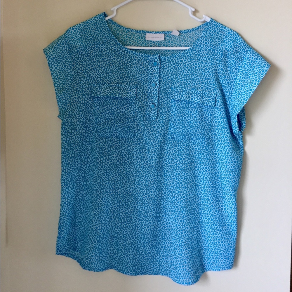 New York & Company short-sleeved blouse.